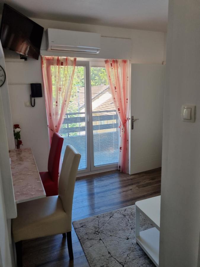 Apartment Yoya Plitvička Jezera Esterno foto