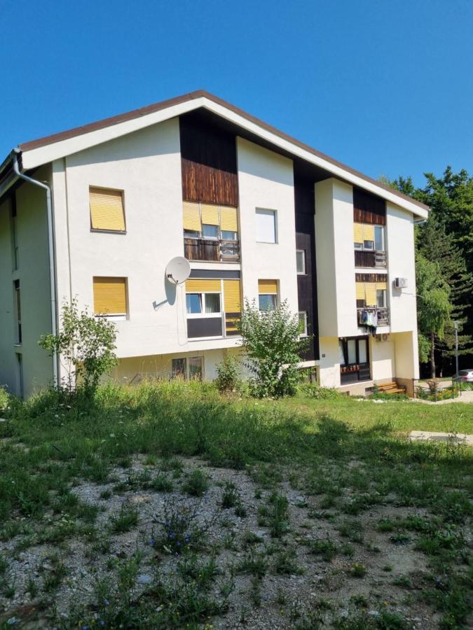 Apartment Yoya Plitvička Jezera Esterno foto